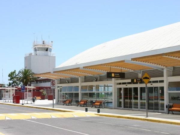 Aeropuerto Chacalluta De Arica (Chile) Cumple 63 Años De Servicio – ALA ...