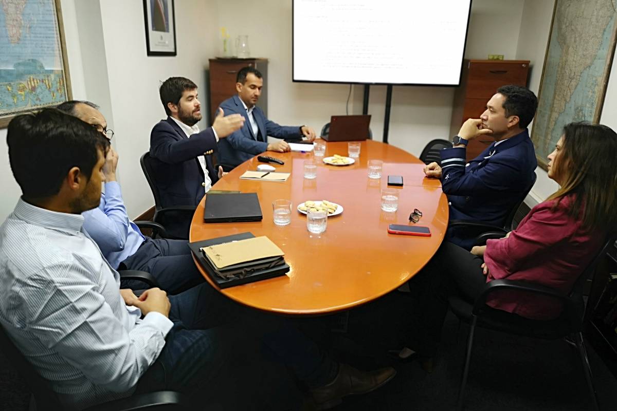 Director de la DGAC de Chile se reúne con la Junta de Aeronáutica Civil
